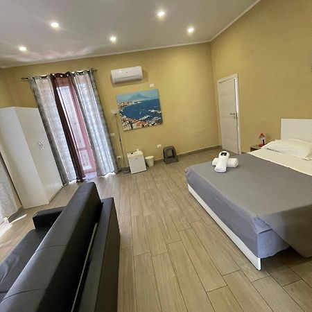Royal Dante Bed & Breakfast เนเปิลส์ ภายนอก รูปภาพ