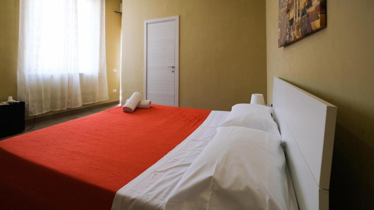 Royal Dante Bed & Breakfast เนเปิลส์ ภายนอก รูปภาพ